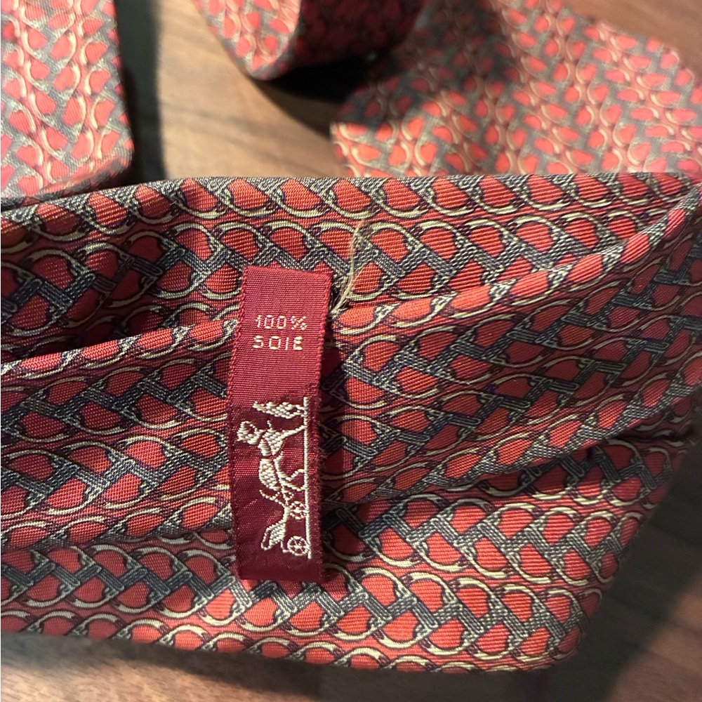 VINTAGE Hermes Red and Gray Geometric Tie 100% Silk Paris - Picture 5 of 5